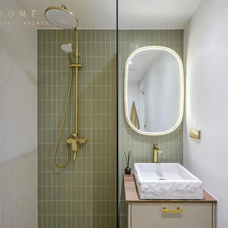 Cozy Old Town With Free Parking, Ac & Kitchen